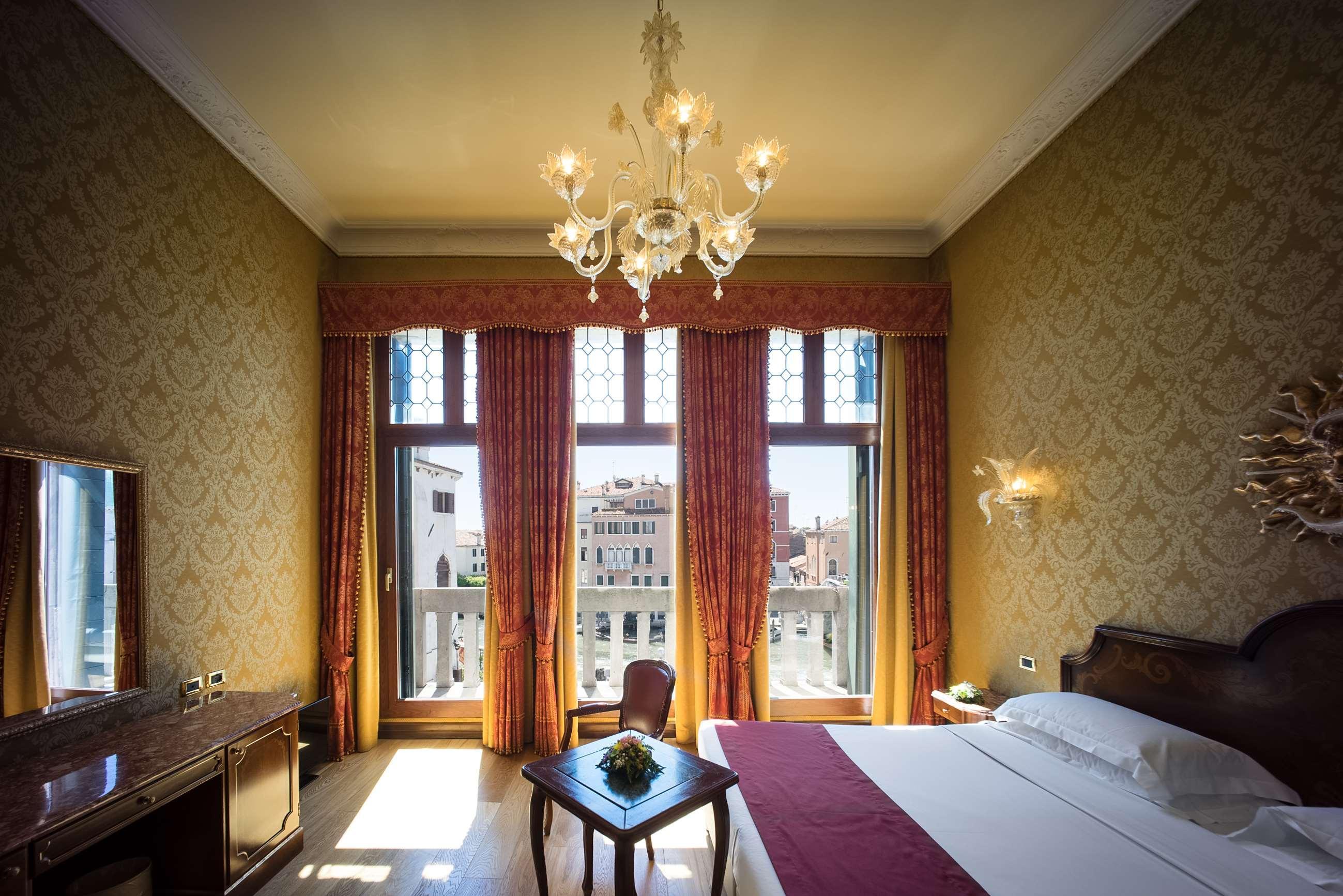 Hotel NH Venezia Santa Lucia Esterno foto