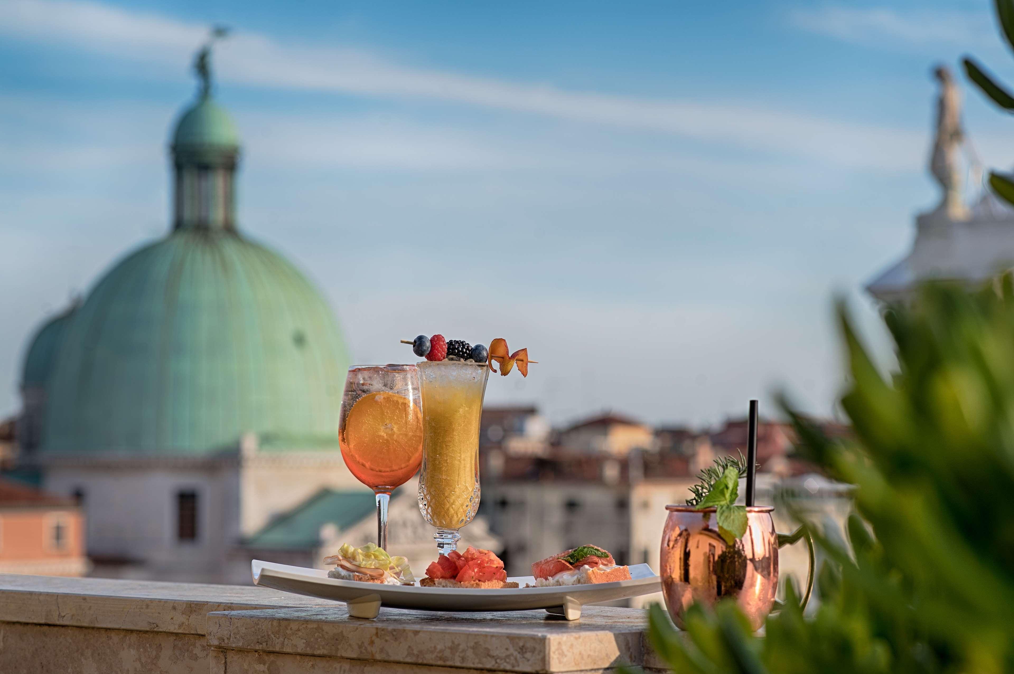 Hotel NH Venezia Santa Lucia Esterno foto