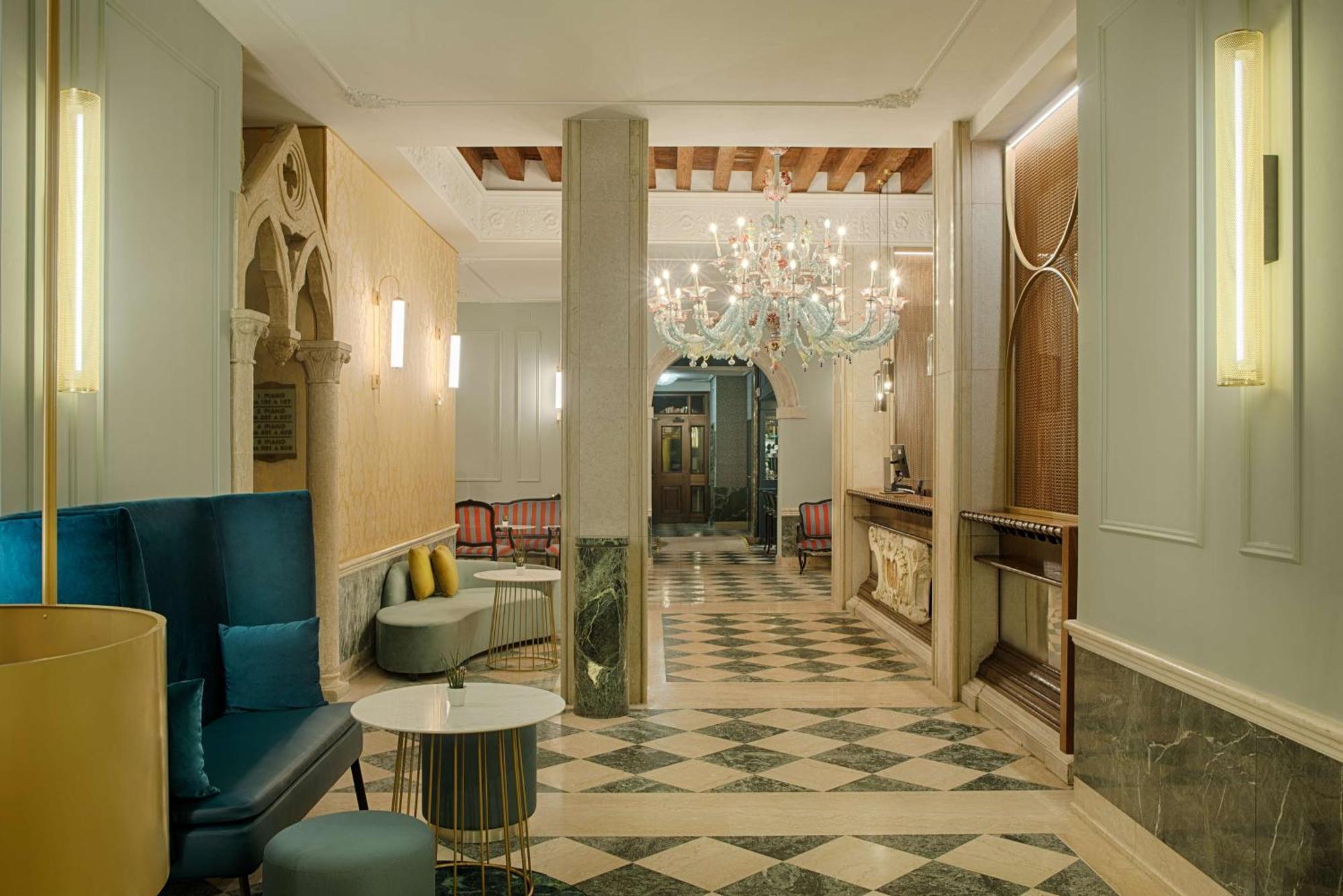 Hotel NH Venezia Santa Lucia Esterno foto