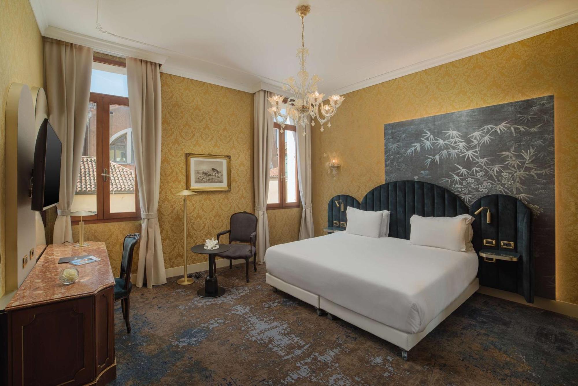 Hotel NH Venezia Santa Lucia Esterno foto