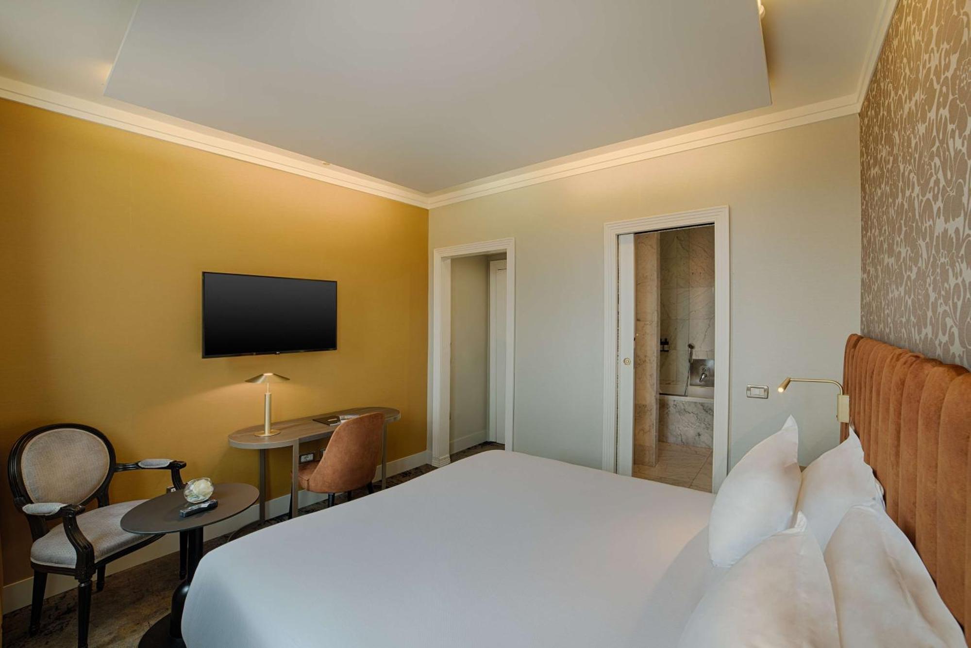 Hotel NH Venezia Santa Lucia Esterno foto