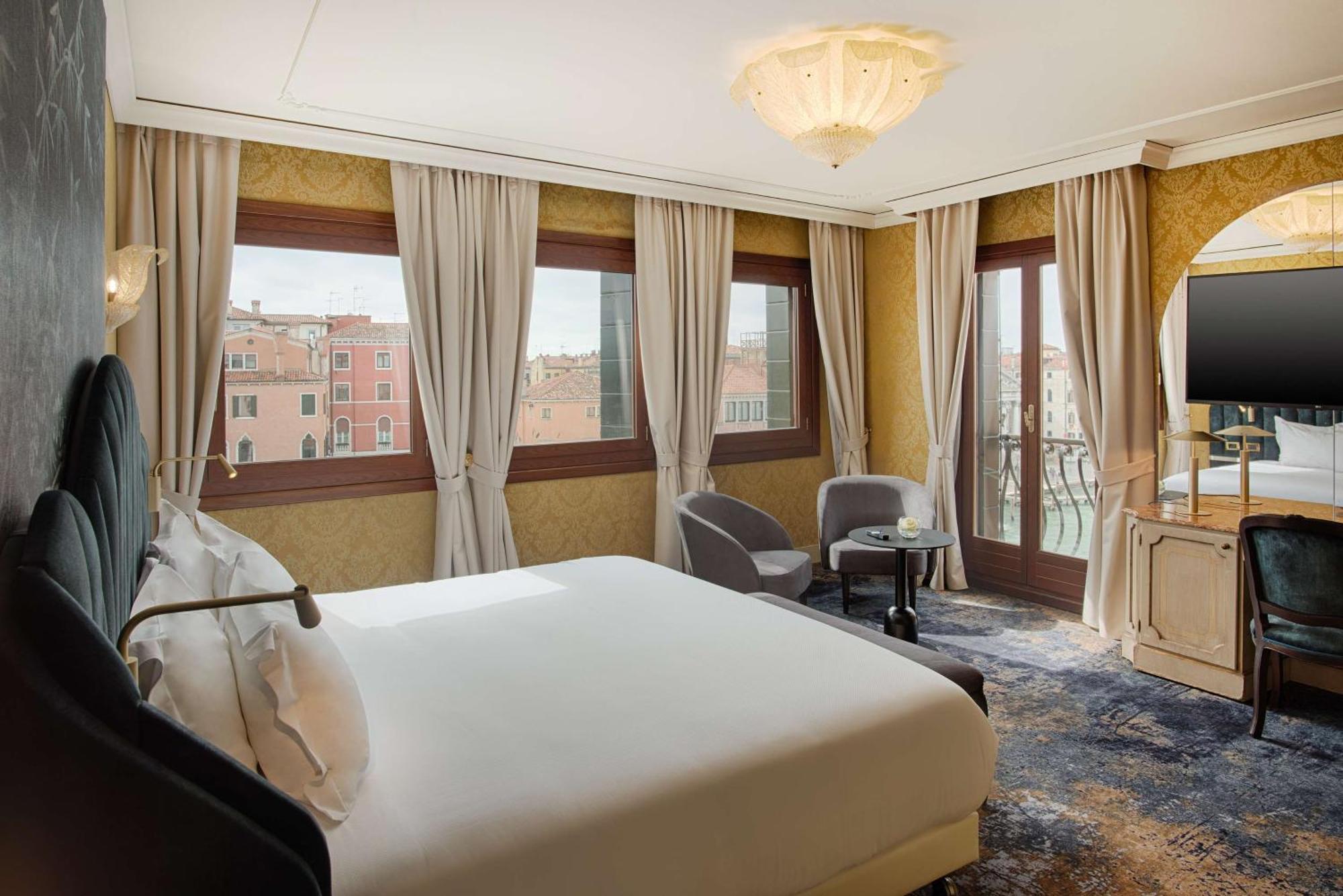 Hotel NH Venezia Santa Lucia Esterno foto